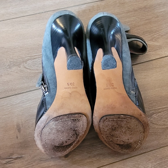 Modern Vintage Heeled Blue Suede Patent Booties - Picture 5 of 6